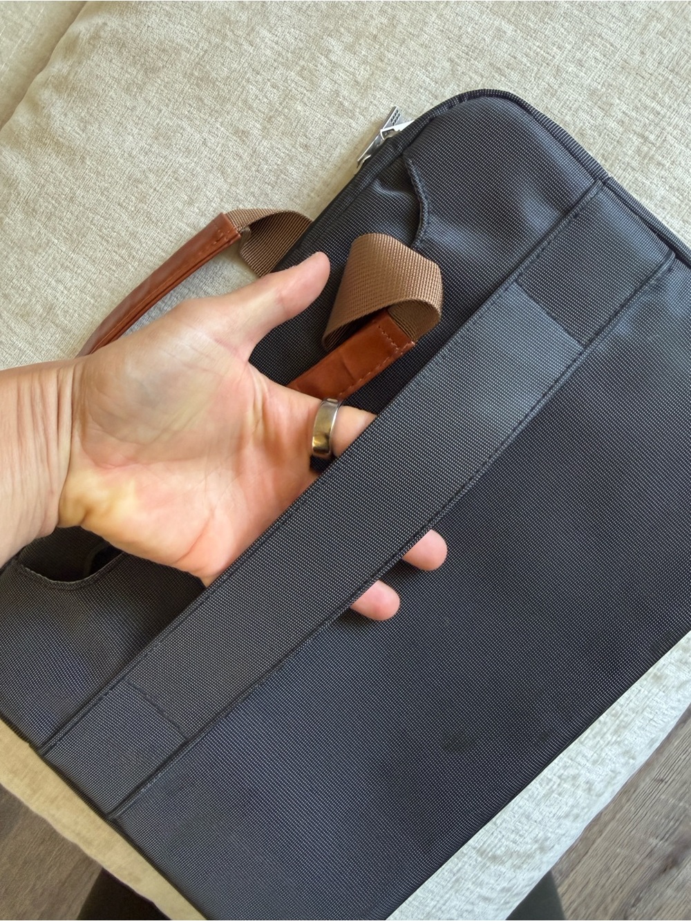 Lacdo Grey Laptop Bag - Picture 7 of 12